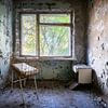 Salle de maternité dans un hôpital abandonné. sur Roman Robroek
