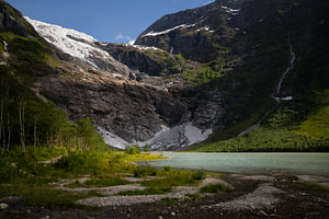 Brevatnet, ein Gletschersee in Norwegen