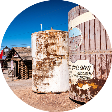 oude opslagtanks en gevangenis in Seligman Arizona Route 66 USA van Dieter Walther