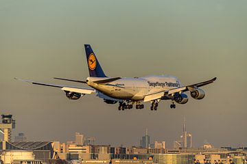 Lufthansa Boeing 747-8 "Fanhansa Siegerflieger". van Jaap van den Berg