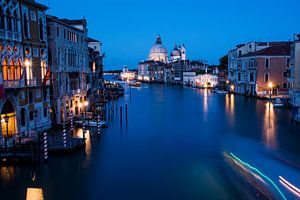Venetië - nachtfoto - Grand Canal van Ton de Koning