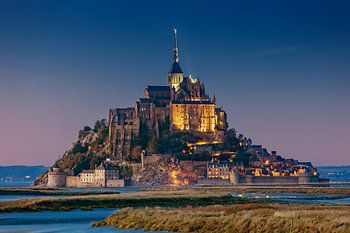 Mont St Michel in de avond, Frankrijk