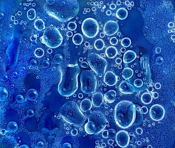 Blauwe Regen (Condens en Druppels) van Caroline Lichthart