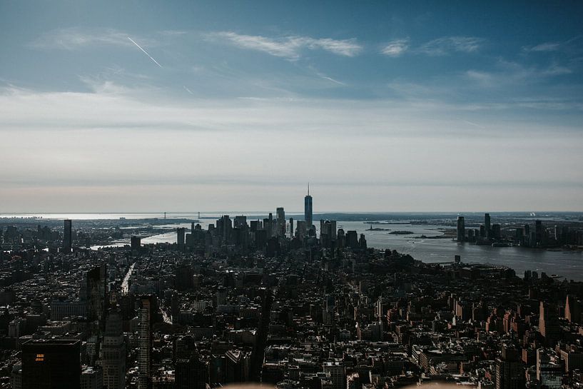 Skyline New York from The Empire State Building | Colorful travel photography by Trix Leeflang
