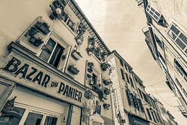 Quartier du Panier in der Altstadt von Marseille - monochrom von Werner Dieterich