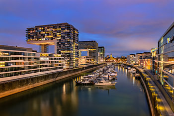 Kranhäuser am Rhein in Köln, Deutschland