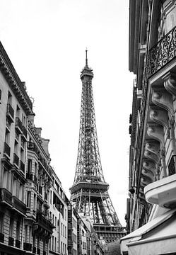 Eiffel Tower Photo Through Paris Street – Iconic Wall Art by Studio Ajuut
