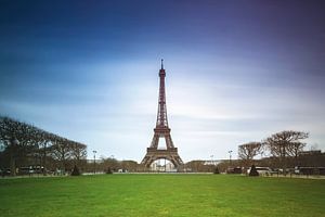 Eiffel Tower long exposure by Dennis van de Water