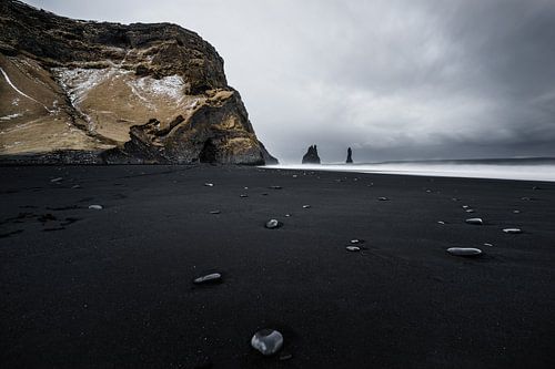 Zwart strand IJsland van road to aloha