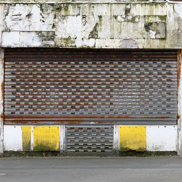Shop window fence by Koos Mast