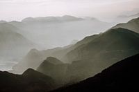 Minimalistisch en abstract berg landschap in Oostenrijk