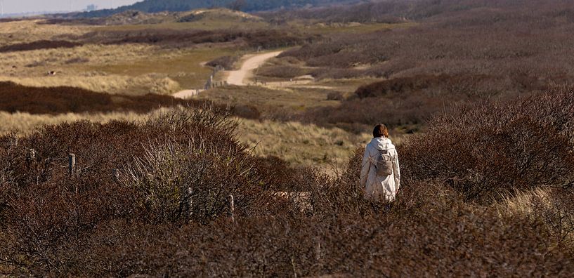 Hiker in the dunes by Percy's fotografie