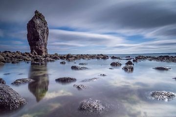 Sea stack by Peter Bijsterveld