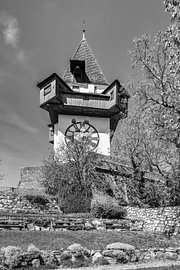 Schlossberg Idylle mit Grazer Uhrturm - Monochrom von Melanie Viola