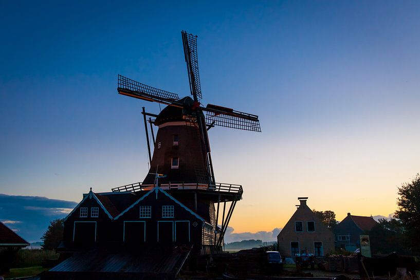 Windmühle De Rat in der Stadt IJlst in Friesland. Wout Kok One2expose Fotografie. von Wout Kok