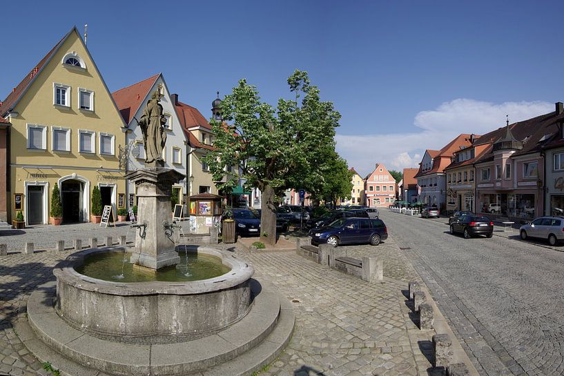 Schlüsselfeld en Haute-Franconie : la place du marché et la fontaine Petrus par Berthold Werner