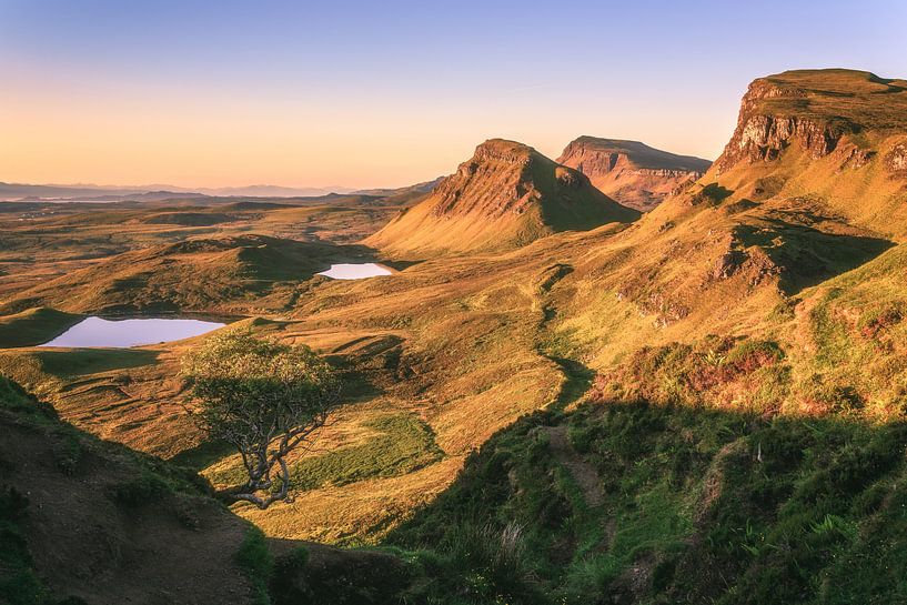 De Quiraing op het eiland Skye Panorama van Jean Claude Castor