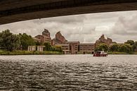Gouvernement in Maastricht vanaf het water van John Kreukniet thumbnail