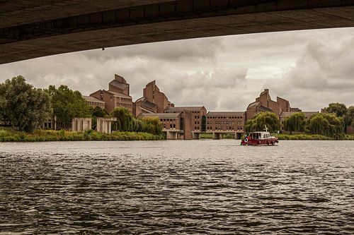 Gouvernement in Maastricht vanaf het water