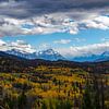 Herfst bij Old Fort Point in Jasper National Park, Canada van Discover Dutch Nature