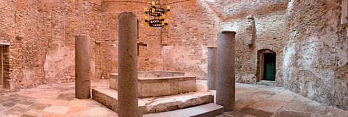 Baptistère de la Basilique de Santa Maria Assunta