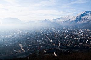 Prachtig uitzicht over de stad Grenoble in Frankrijk von Rosanne Langenberg
