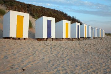 Beach cabins 2 van Marco van der Veldt