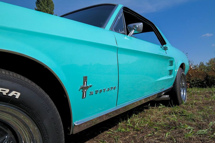 ford mustang bei einem oldtimertag von Double u photography