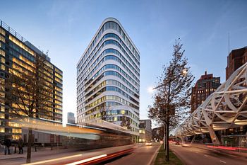 Monarch 2 , Monarch 1 Beatrixlaan, Randstadrail, Netkous