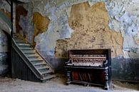 Oude piano, old piano, van Chantal Golsteijn thumbnail