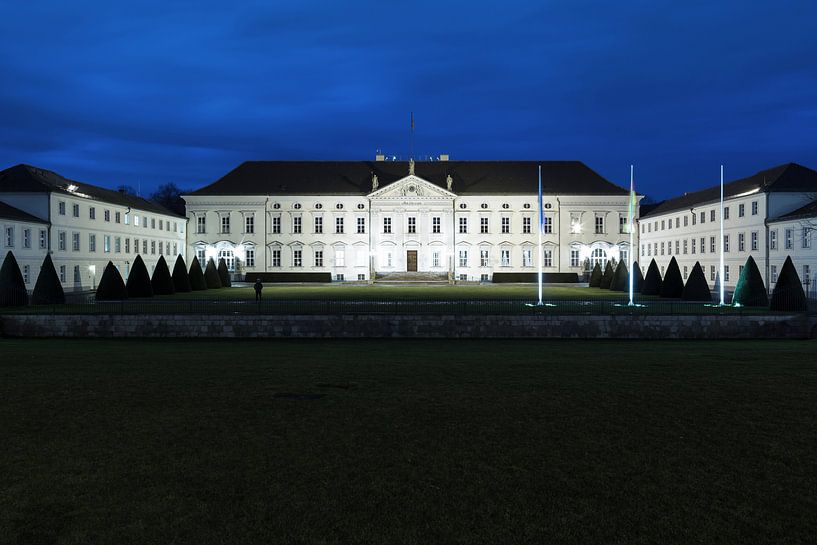 Bellevue Palace at the blue hour by Frank Herrmann