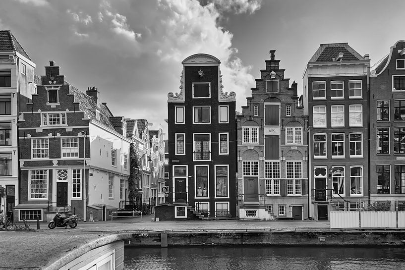 Amsterdam Jordaan grachtenpand IV zwart wit van Marlika Art