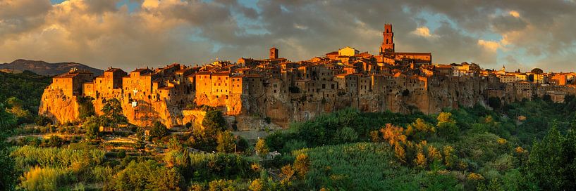 Pitigliano at sunset by Markus Lange