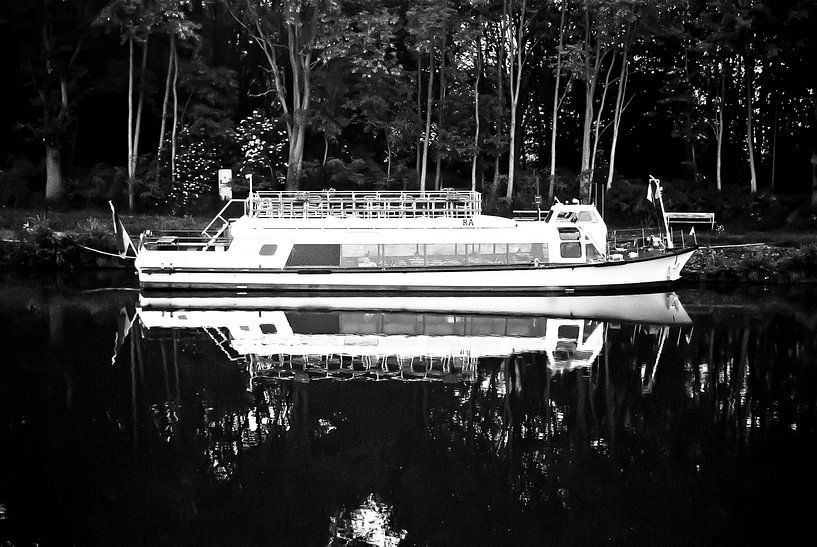 Am Kanal ankern von Norbert Sülzner