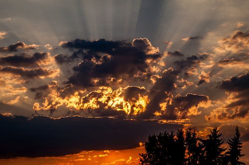 Sun behind the clouds by Roy Kosmeijer
