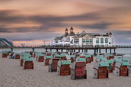 Seebrücke am Strand von Sellin bei Sonnenuntergang von Markus Lange