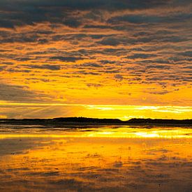 Zonsondergang bij de vrijwel verlaten Noordsvaarder van Floris van Woudenberg