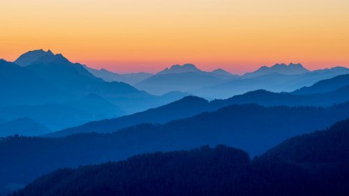 Prachtige gelaagdheid van de Oostenrijkse alpen - 1