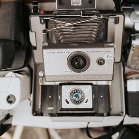 Vintage camera | polaroid | camera | markt | retro van Iris van Tricht