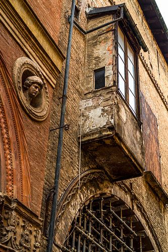 Stay Strong - bay window