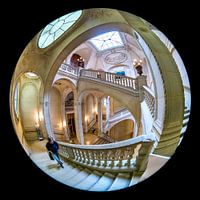 Cage d'escalier du Louvre, Paris