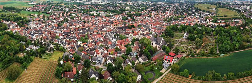 Luchtpanorama van de wijk Hechtsheim van de stad Mainz van menard.design - (Luftbilder Onlineshop)