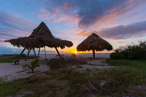 Zonsondergang op de strand klein curacao