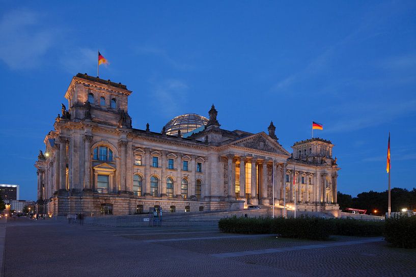 Berlin Reichstag building at dusk by Torsten Krüger