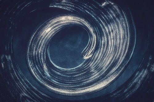 Vortex spiralen sculptuur in de oneindigheid van het zijn