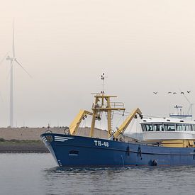 Fishing boat on the Eastern Scheldt by Triki Photography