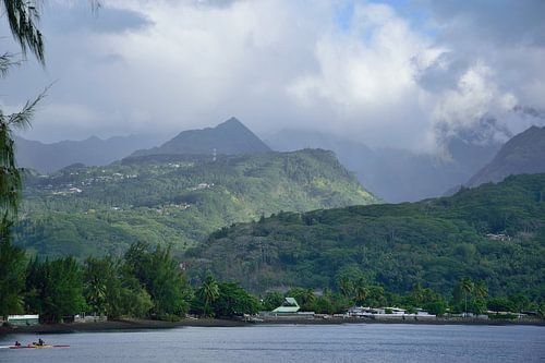Mont 'Orohena covered in clouds