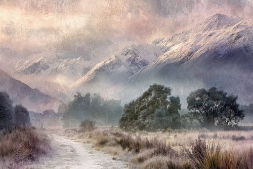 Neuseeland, Südinsel: neblige Berge von BowiScapes – Kunst und urbane Wandgestaltung
