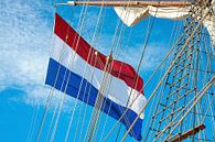 Nederlandse vlag op Tall Ship van Jan Brons thumbnail