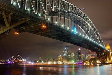 Skyline von Wolkenkratzern und Übersichtsfoto von Sydney, Australien und der berühmten Harbour Bridg von Original Mostert Photography